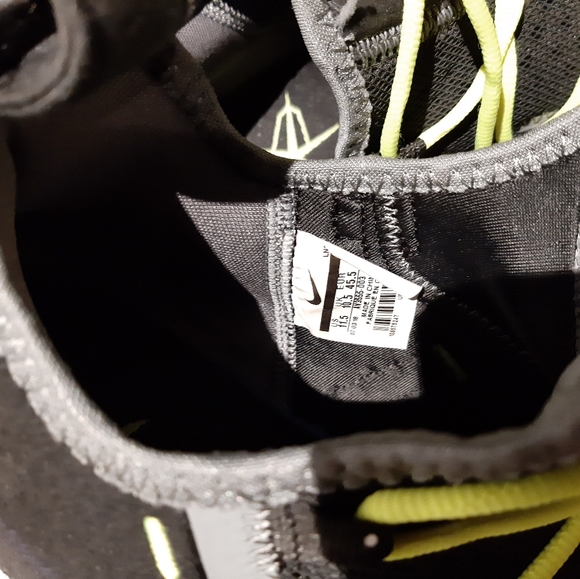 Kobe Bryant Nike Chaos sneakers - Picture 7 of 8